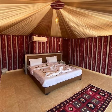 مخيم جبل بردى Jabal Burdah Camp Hotel Wadi Rum Ngoại thất bức ảnh