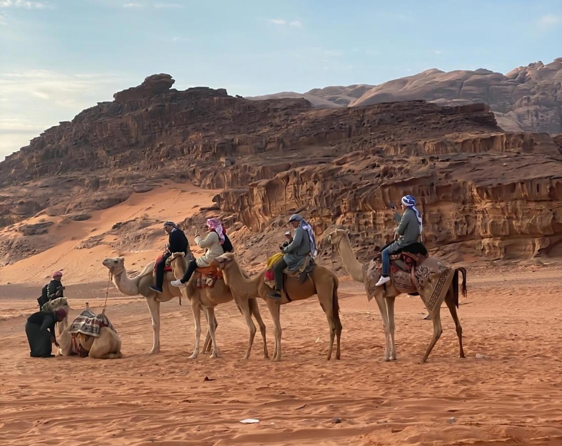 مخيم جبل بردى Jabal Burdah Camp Hotel Wadi Rum Ngoại thất bức ảnh