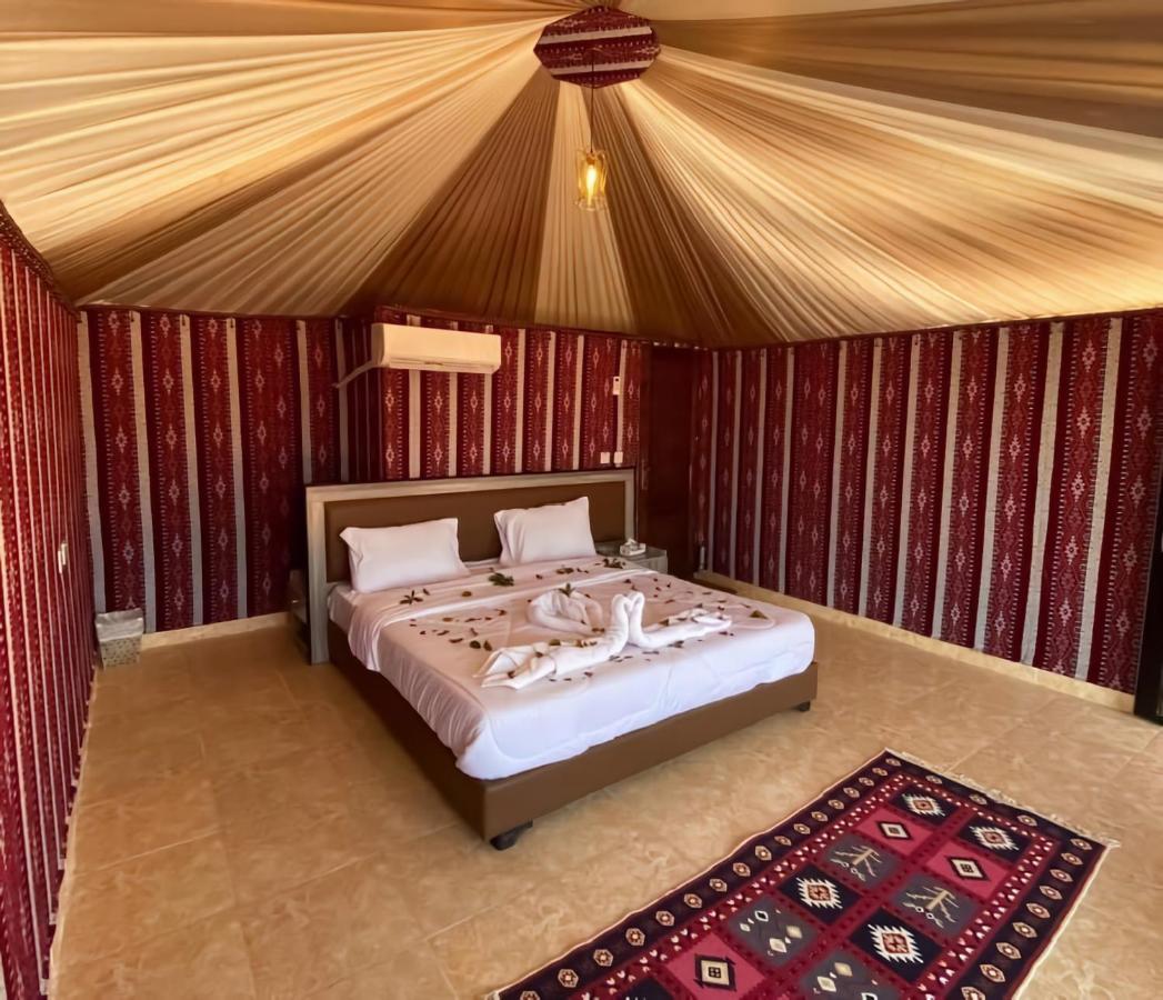 مخيم جبل بردى Jabal Burdah Camp Hotel Wadi Rum Ngoại thất bức ảnh